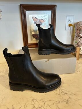 NWT Everlane The Chelsea Lug Boot in Black Size 7.5